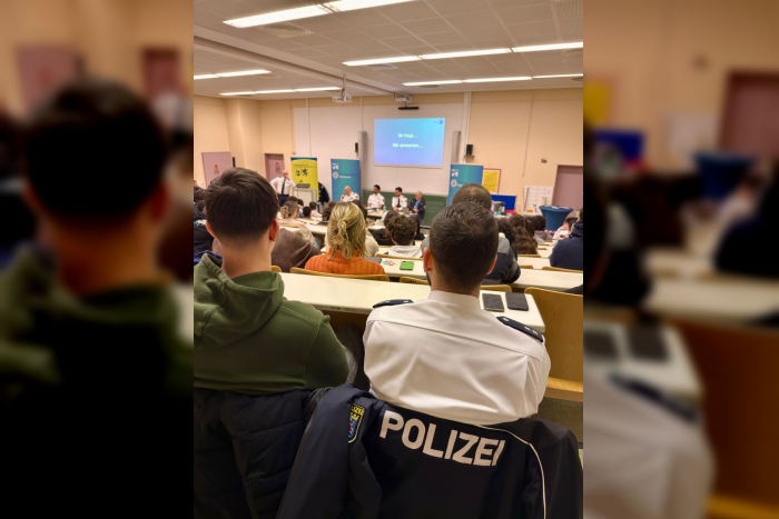 Veranstaltung „Cops im Dialog – Polizei und Schule im Austausch“ in Wiesbaden