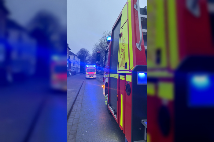 Detmold: Rettung über Drehleiter nach Sturz
