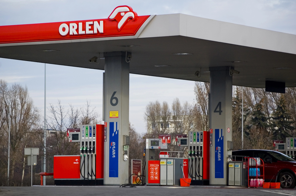 Sprit-Schock treibt Autofahrer ins Ausland: Tank-Rabatt lockt jetzt viele Deutsche