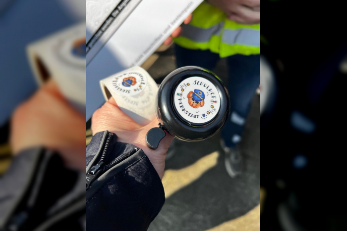 Lingen: Neue Fahrradklingeln für Schulhofwerkstatt