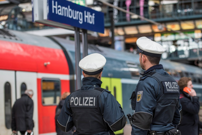 Hamburg Hauptbahnhof: Stark alkoholisierter Mann am Bahnsteig festgenommen