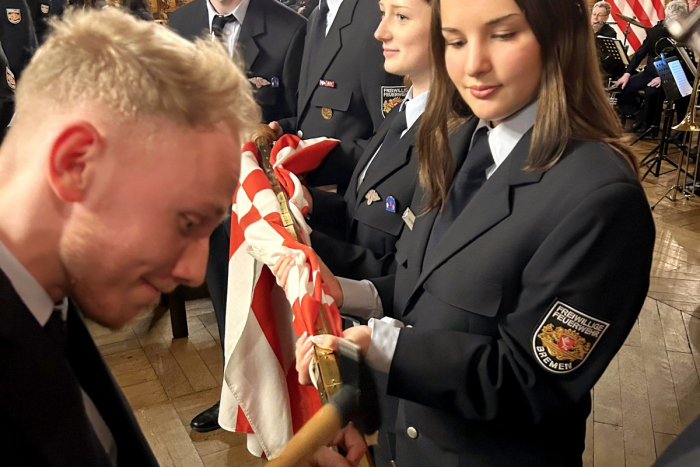 Feuerwehrleute im Bremer Rathaus geehrt