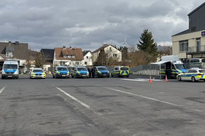 Bad Hersfeld: Kontrollen und Informationsangebote beim Aktionstag „Fernfahrerstammtisch Hessen“ in Kirchheim