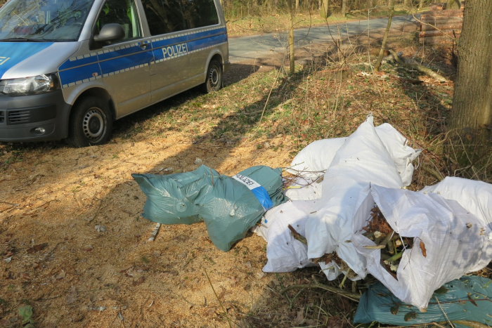 Illegale Müllentsorgung in Wildeshausen OT Bauerschaft Bargloy