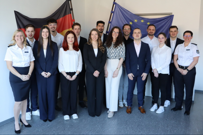 Wiesbaden: ZOLL Karriere beim Hauptzollamt Darmstadt