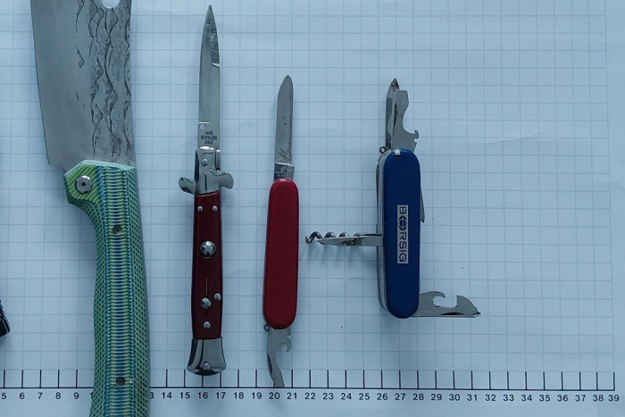 Bielefeld: Polizei stellt Messer sicher