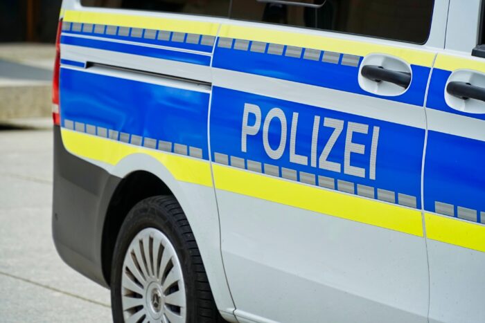 Festnahme eines Polizisten in Berlin-Steglitz wegen Diebstahlsverdachts
