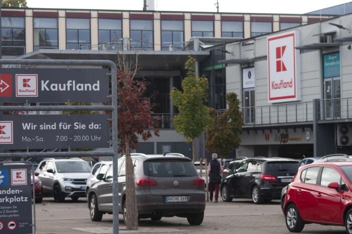Kaufland schafft die Parkscheibe ab: Das ändert sich jetzt für Autofahrer auf dem Parkplatz