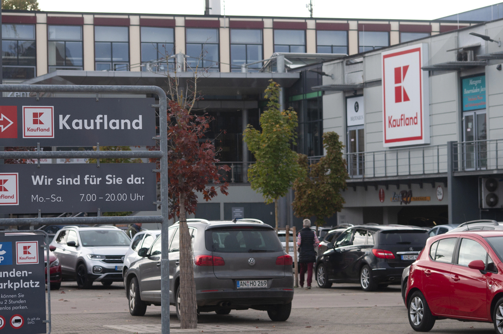 Wie Kaufland das Parken revolutioniert: Digitale Systeme ersetzen die Parkscheibe