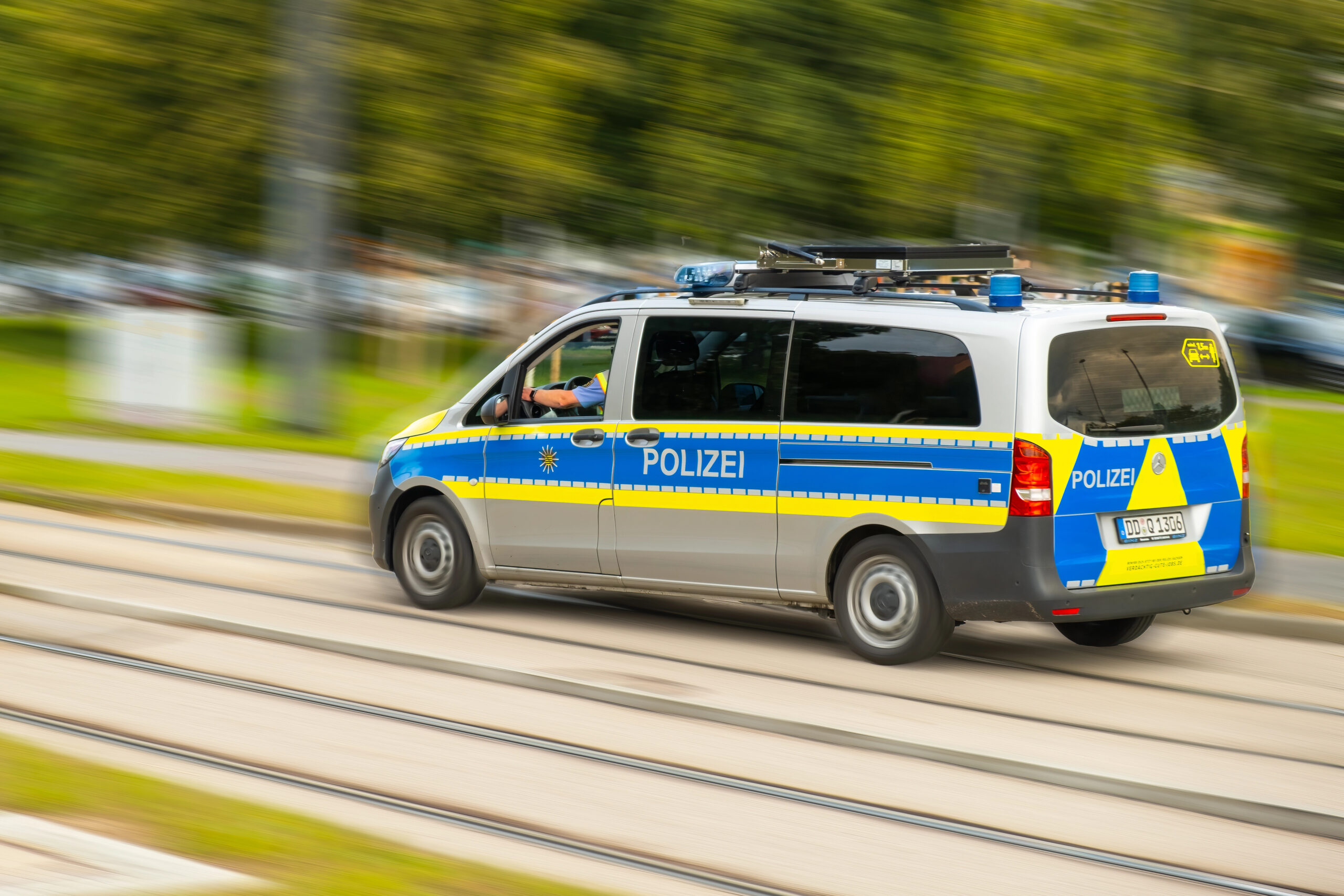 Verkehrsunfall bei Bützow fordert zwei Verletzte und verursacht hohen Sachschaden