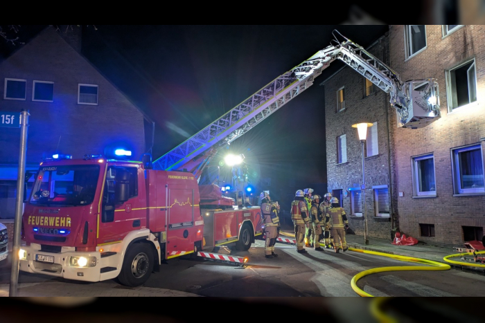 Kleve: Brand in Mehrfamilienhaus,8 Personen und 3 Haustiere gerettet