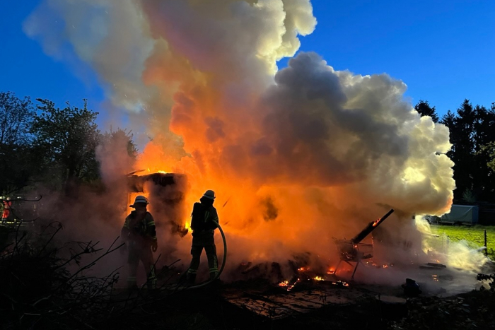 Bremerhaven: Brand in Gartenlaube
