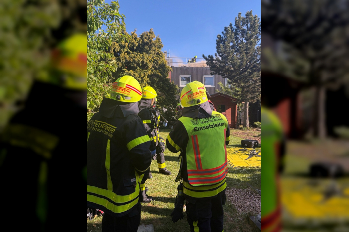 Frankfurt am Main: Dachstuhlbrand in Frankfurt-Nied