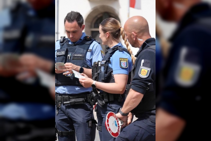Rüsselsheim am Main: Polizeikontrolle in Rüsselsheim