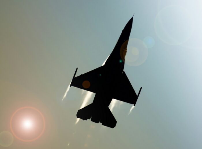 Besatzungsmitglied vermisst: Abgeschossener US-Jet im Iran setzt Trump unter Druck