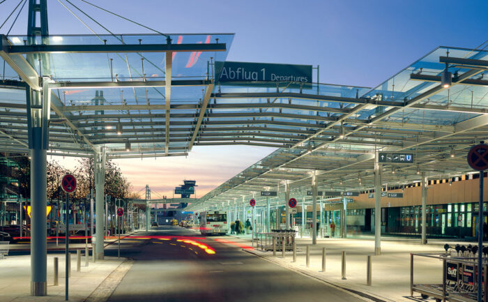 Flughafen Nürnberg: Renter lässt Koffer mit 16 Kilo Kokain zurück