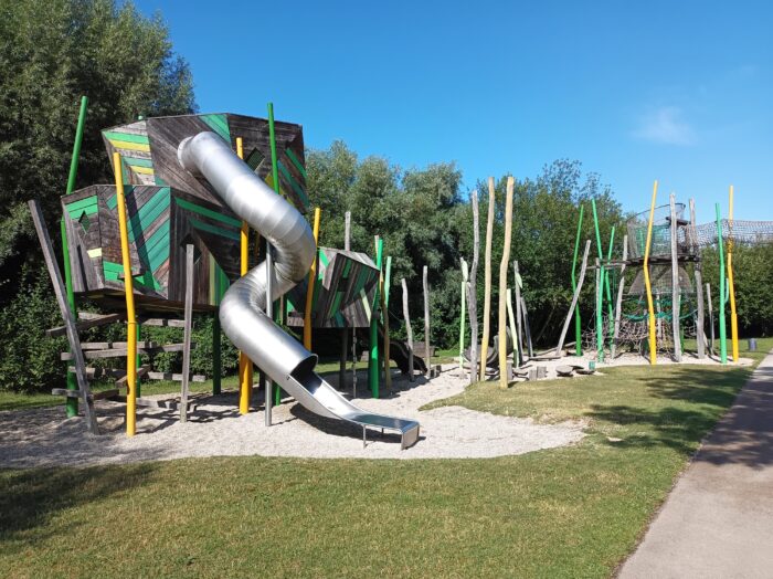 Tarp: Horror-Unfall direkt vor Spielplatz