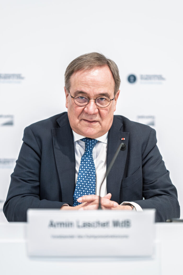 E-Scooter-Unfall: Armin Laschet verletzt sich schwer an der Schulter