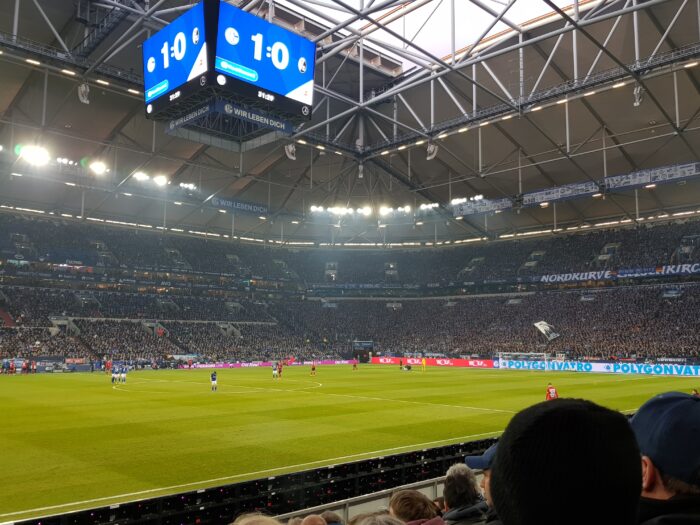 Schalke 04 trauert um Meister-Held! Manfred Kreuz (90) ist tot