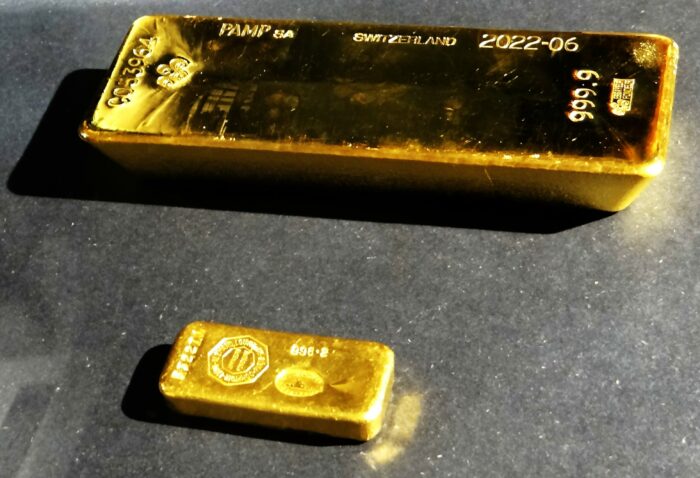 Ende historischer Preisrally?: Warum Zentralbanken tonnenweise Gold verkaufen