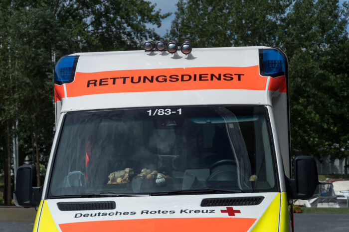Unglück in Ostfriesland: Dreijähriger stirbt nach Sturz in selbst gegrabenes Sandloch