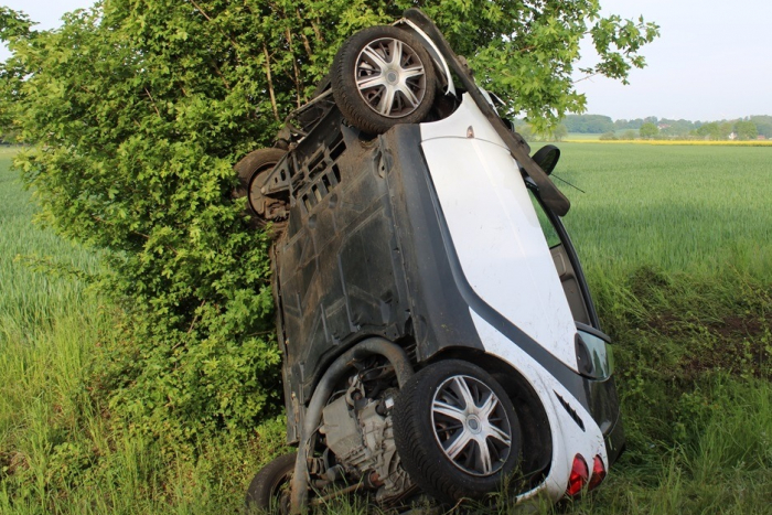 Herford: Auto hebt bei Verkehrsunfall ab