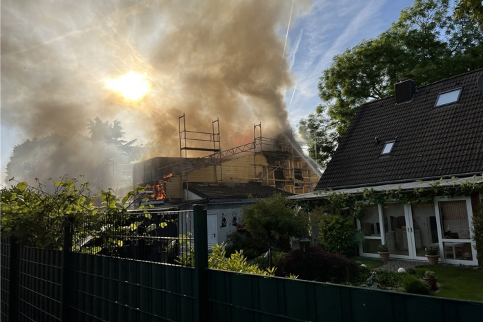 Brand Einfamilienhaus: Polizei ermittelt Ursache