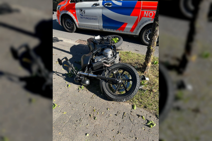 Wiedenest: Motorradfahrerin stürzt nach Überholvorgang