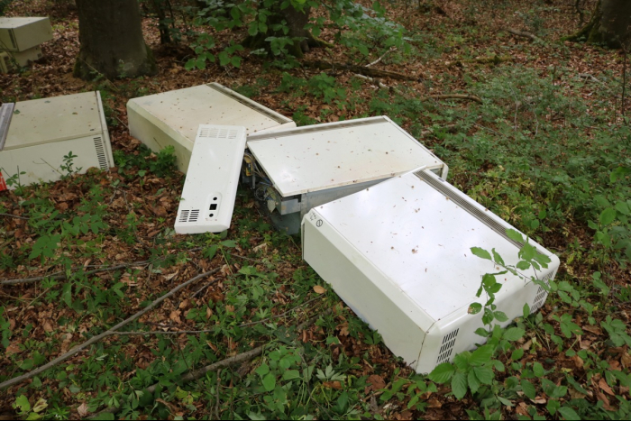 Ulm: Illegaler Müllentsorgung im Wald
