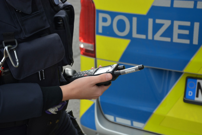 Toyota RAV4 entwendet: Polizei bittet um Hinweise