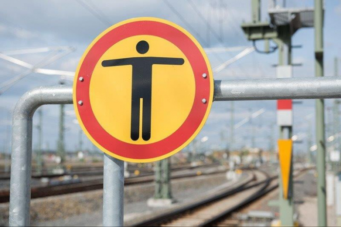 Essen: Man sorgt für Zugbremsung – Bundespolizei warnt vor Gefahren