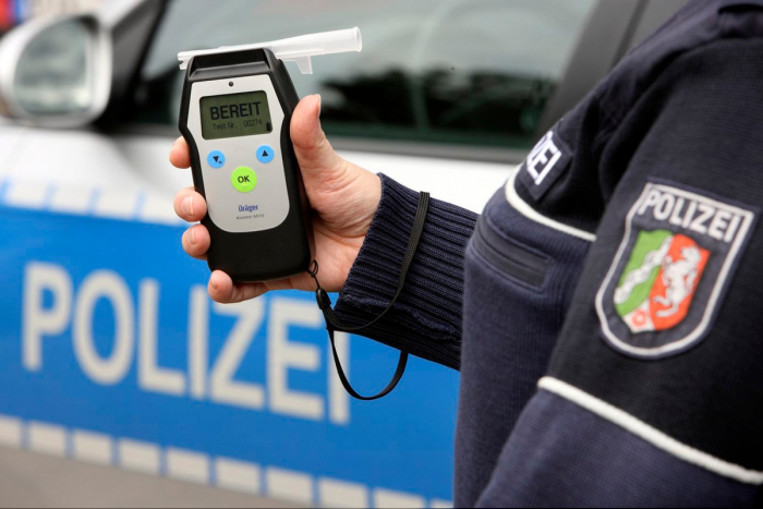 Alkohol am Steuer: 65-Jähriger verunfallt