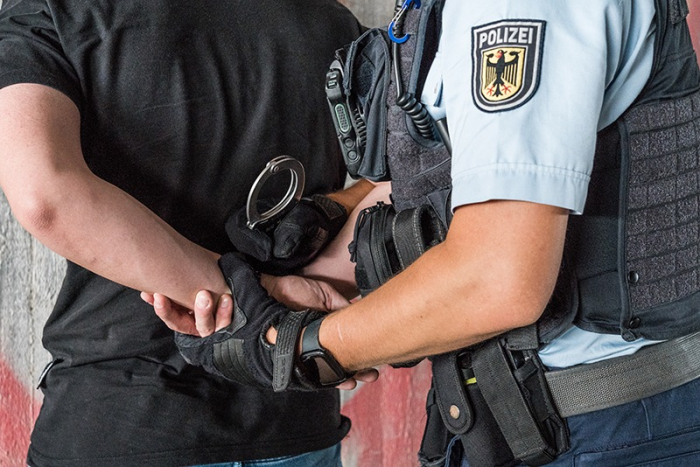 Erfurt, Erfurt Hauptbahnhof: Angetrunkener greift Sicherheitsmitarbeiter an