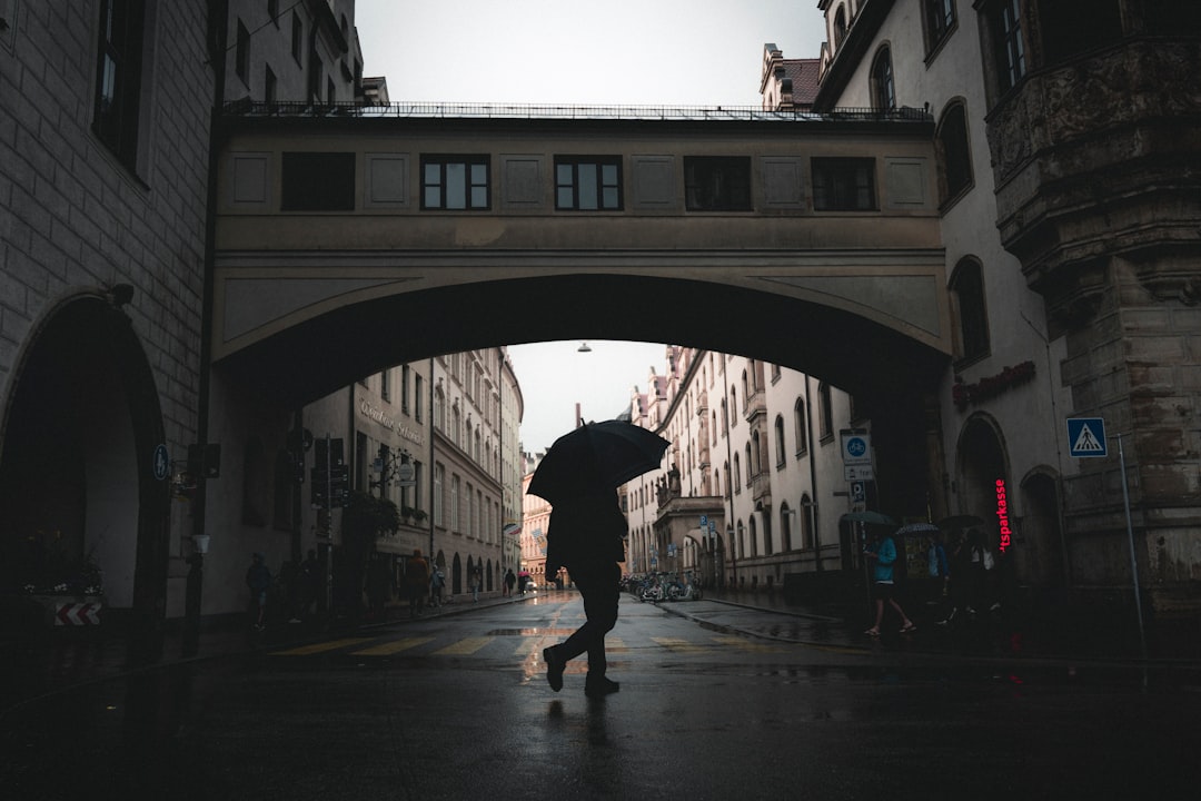 Wettervorhersage für München am 11. Mai 2026: Gewitter und Regen bei 16°C