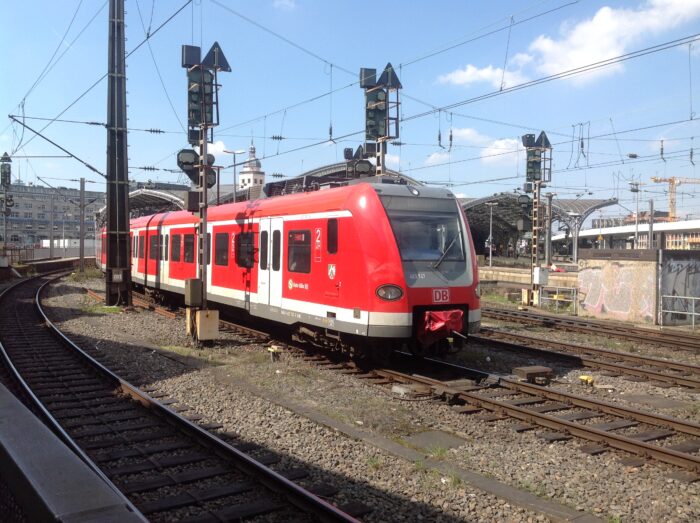 Deutsche Bahn: Zugchaos in NRW – Bahn entgleist, Einschränkungen in Köln