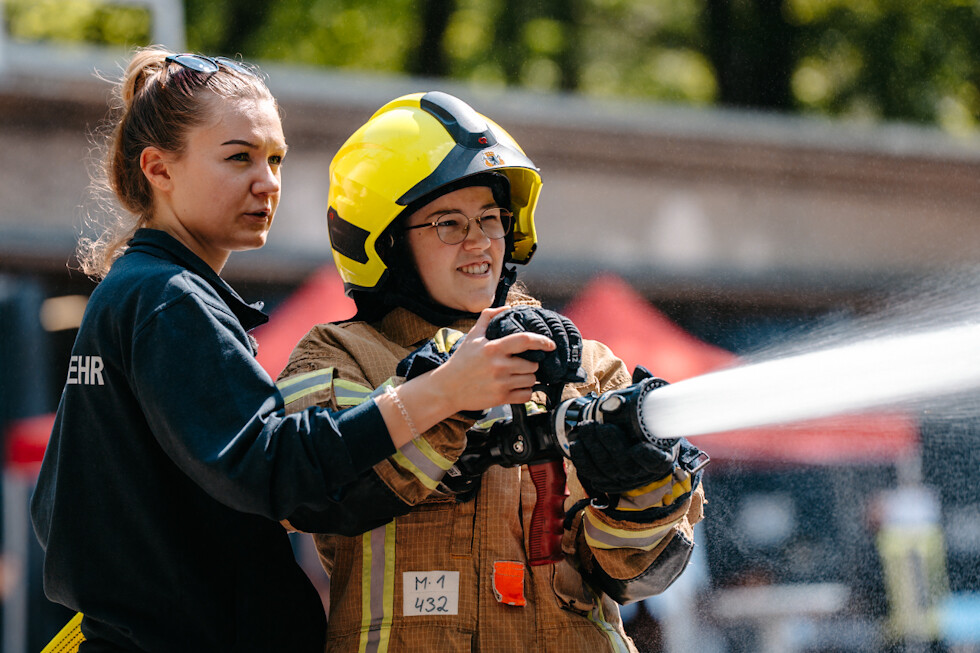 Zukunftstag der Berliner Feuerwehr: Frauen für den Einsatzdienst gewinnen