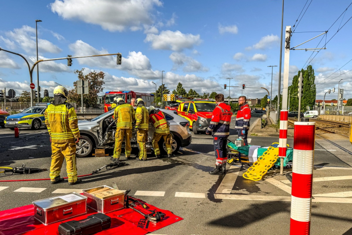 Löbtau: Verkehrsunfall mit zwei Schwerverletzten