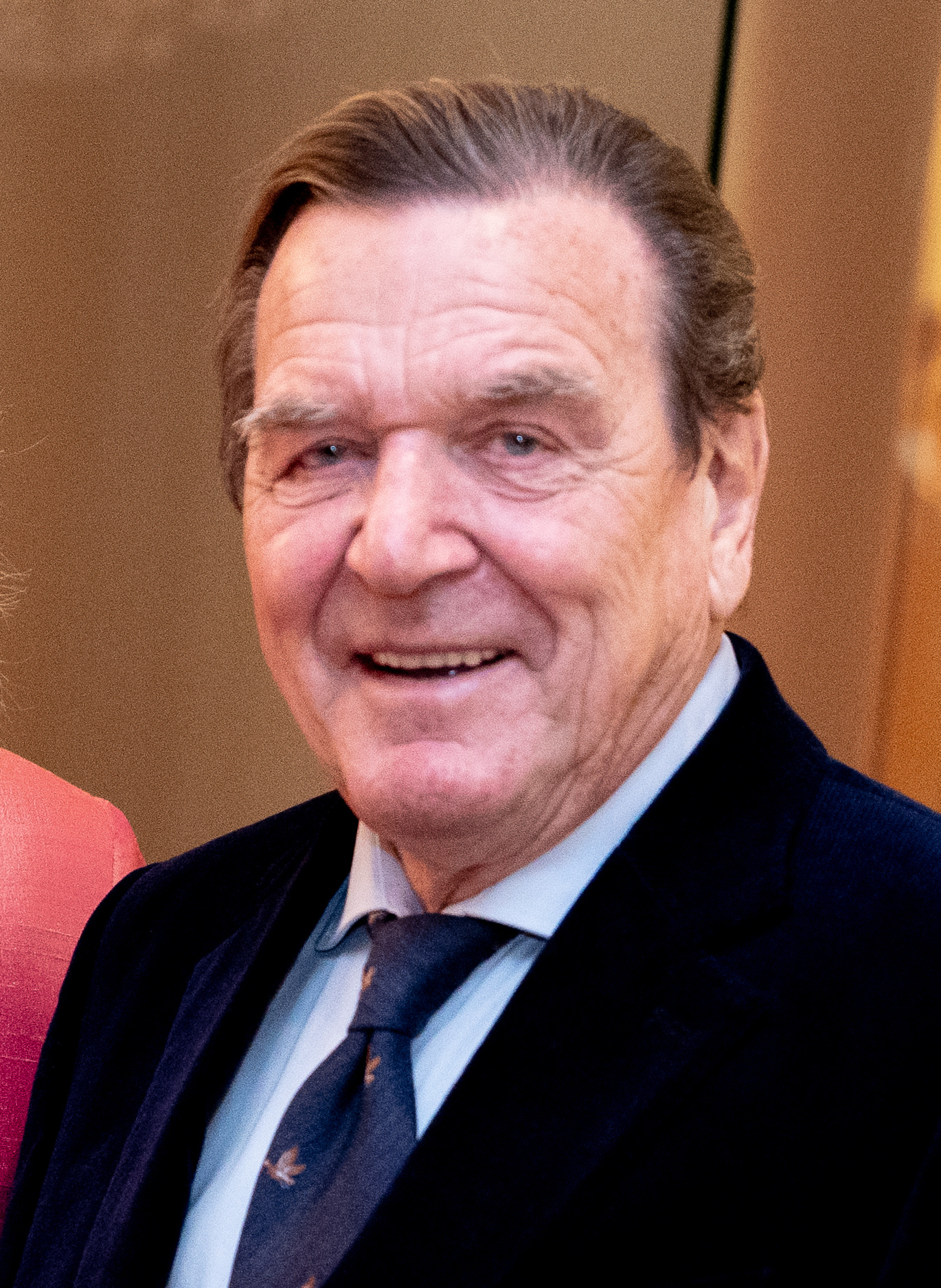Schröder zieht in Moskau Aufmerksamkeit auf sich: Aufenthalt im Kempinski hotel