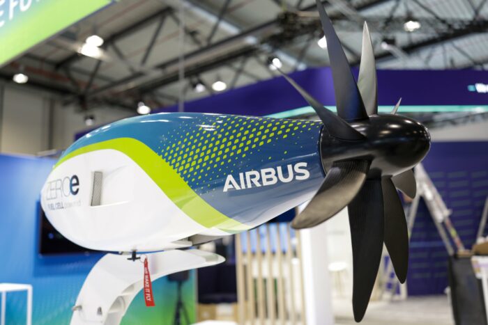 Internationale Luft- und Raumfahrtausstellung in Berlin: Kanzler Merz und die Luftfahrtstrategie