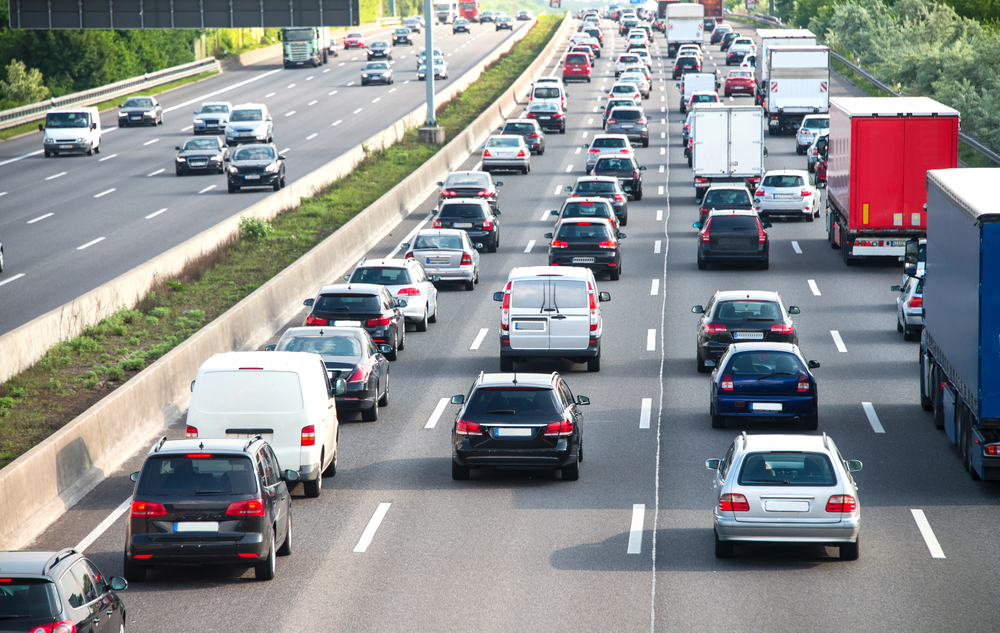 Wochenendverkehr: Staus durch Baustellen und Veranstaltungen im Fokus