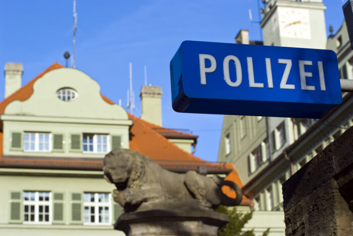 Männer sitzen in U-Haft: Zwei Syrer sollen 18-Jährige in München vergewaltigt haben