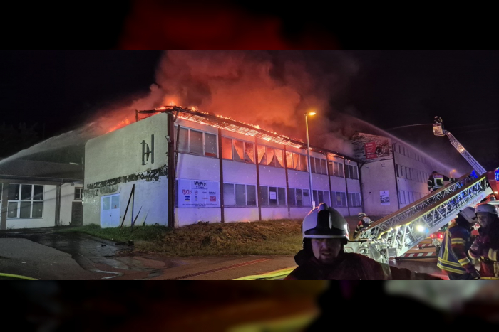 Brand Industriehalle in Neufra