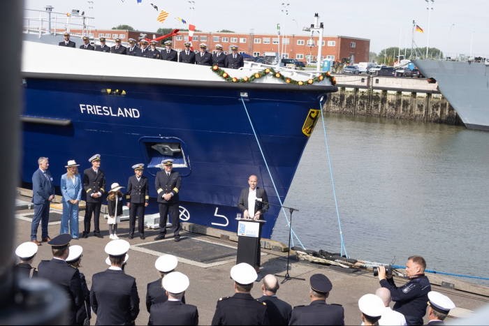 Wilhelmshaven: Zollschiff FRIESLAND getauft und in Dienst gestellt
