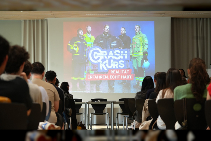 Verkehrspräventionsprogramm „CrashKurs“ am Gymnasium Mosbacher Berg in Wiesbaden