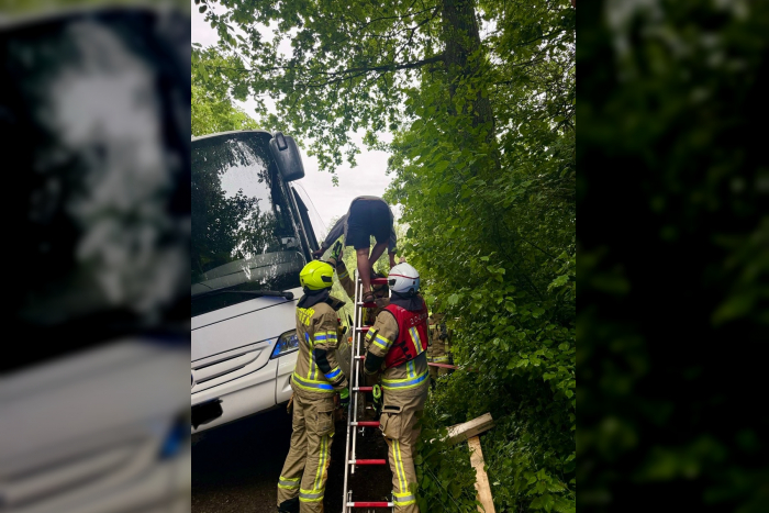 Heiligenhaus: Busunfall im Waldweg