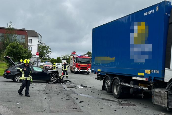 Radevormwald: Verkehrsunfall im Industriegebiet