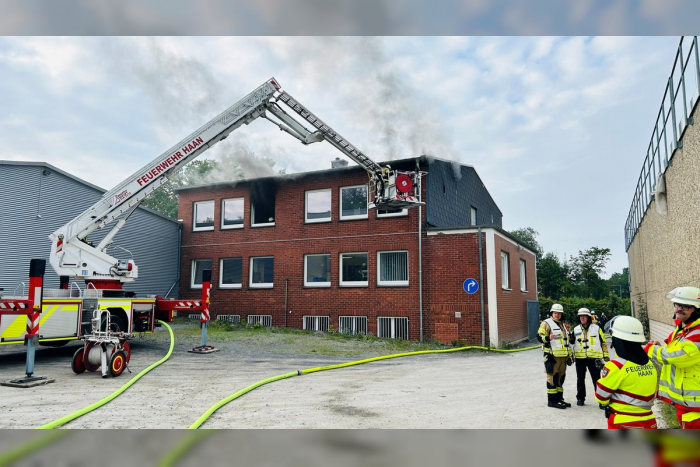 Haan: Brand am Rudolf-Harbig-Weg