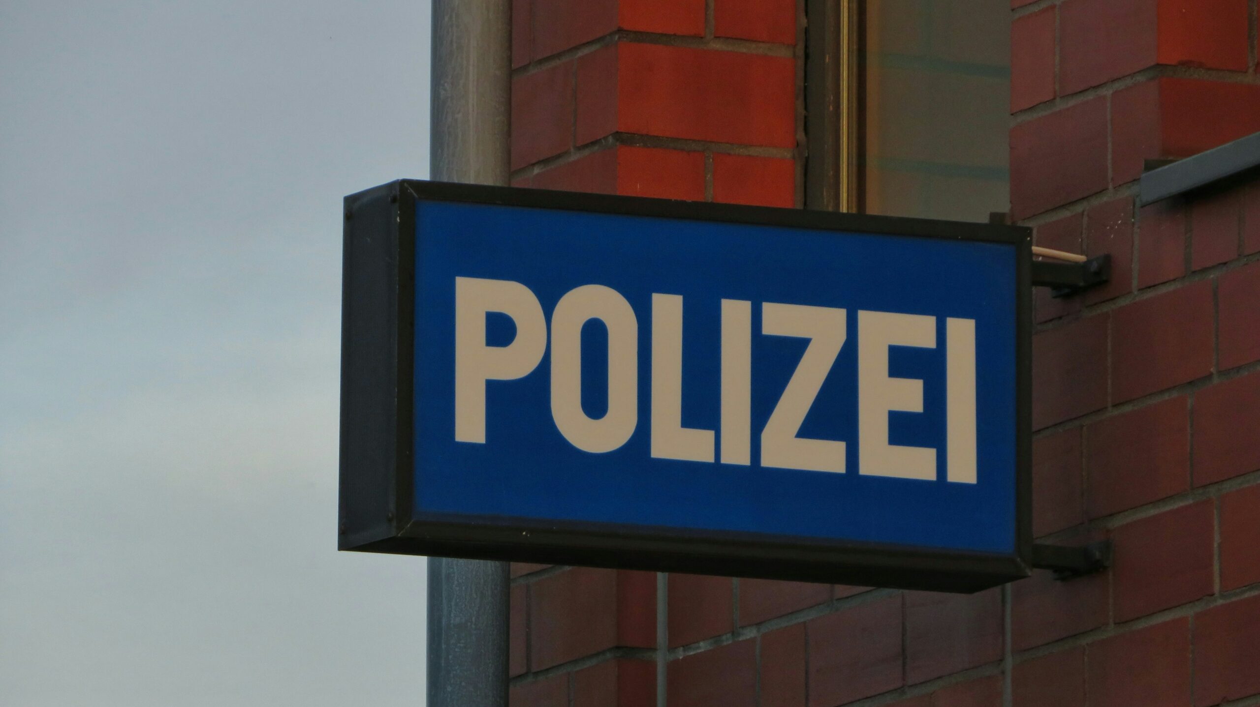 Polizei sucht nach Zeugen eines verdächtigen Vorfalls mit Kindern in Büchenbach
