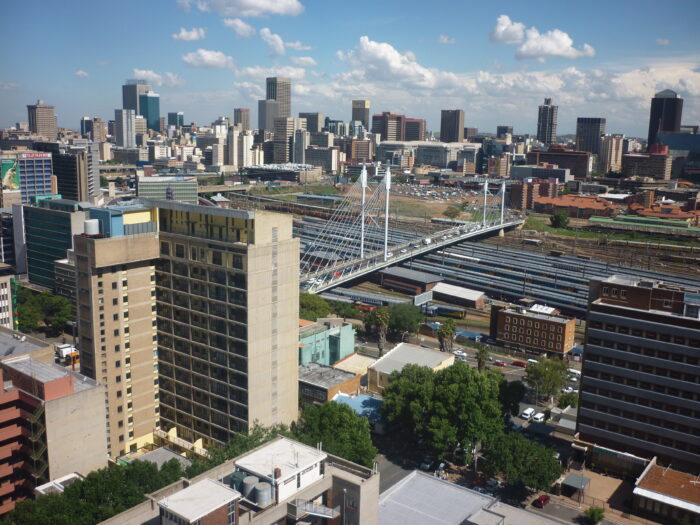 Tödlicher Angriff in Johannesburg: Zwölf Menschen sterben bei Schießerei