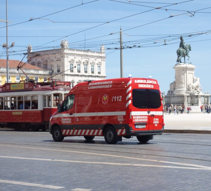 Two killed, 20 injured after bus hits pedestrians near Lisbon railway station